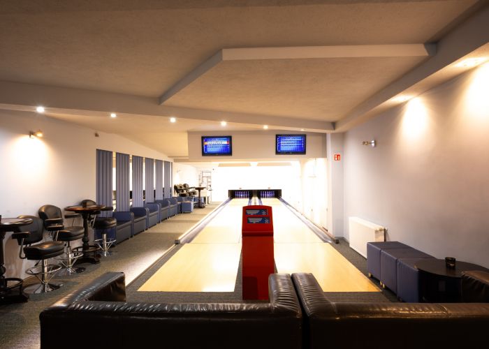 Bowling alley